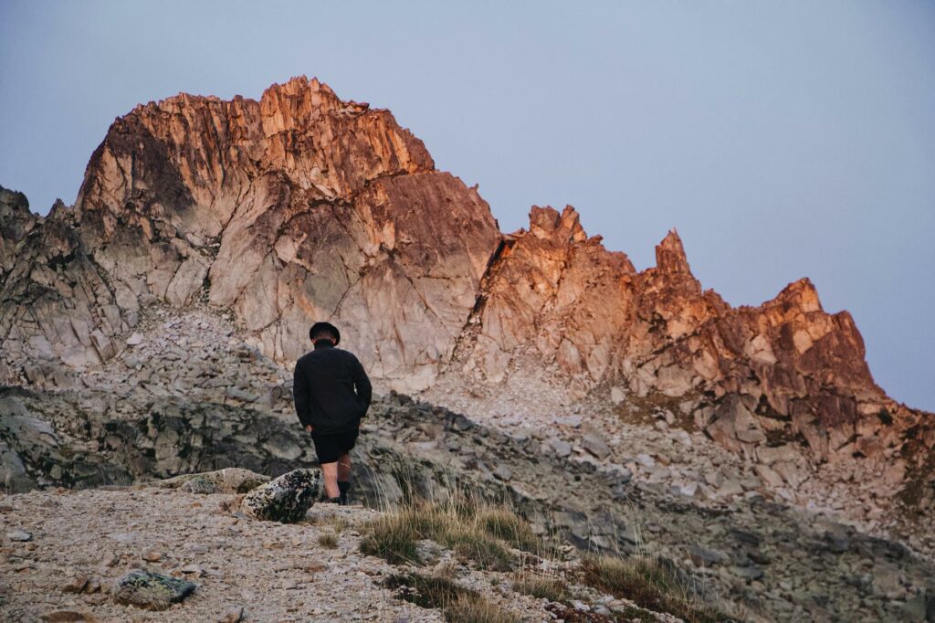 Ascension du Pic du Midi d'Ossau (2 884 m) en 2026 : guide complet rando-escalade