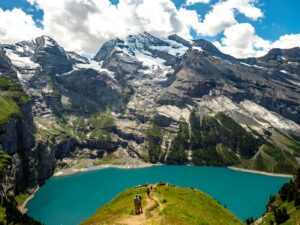Randonnée dans les Alpes en famille 2026 : meilleurs circuits enfants Savoie et Hautes-Alpes