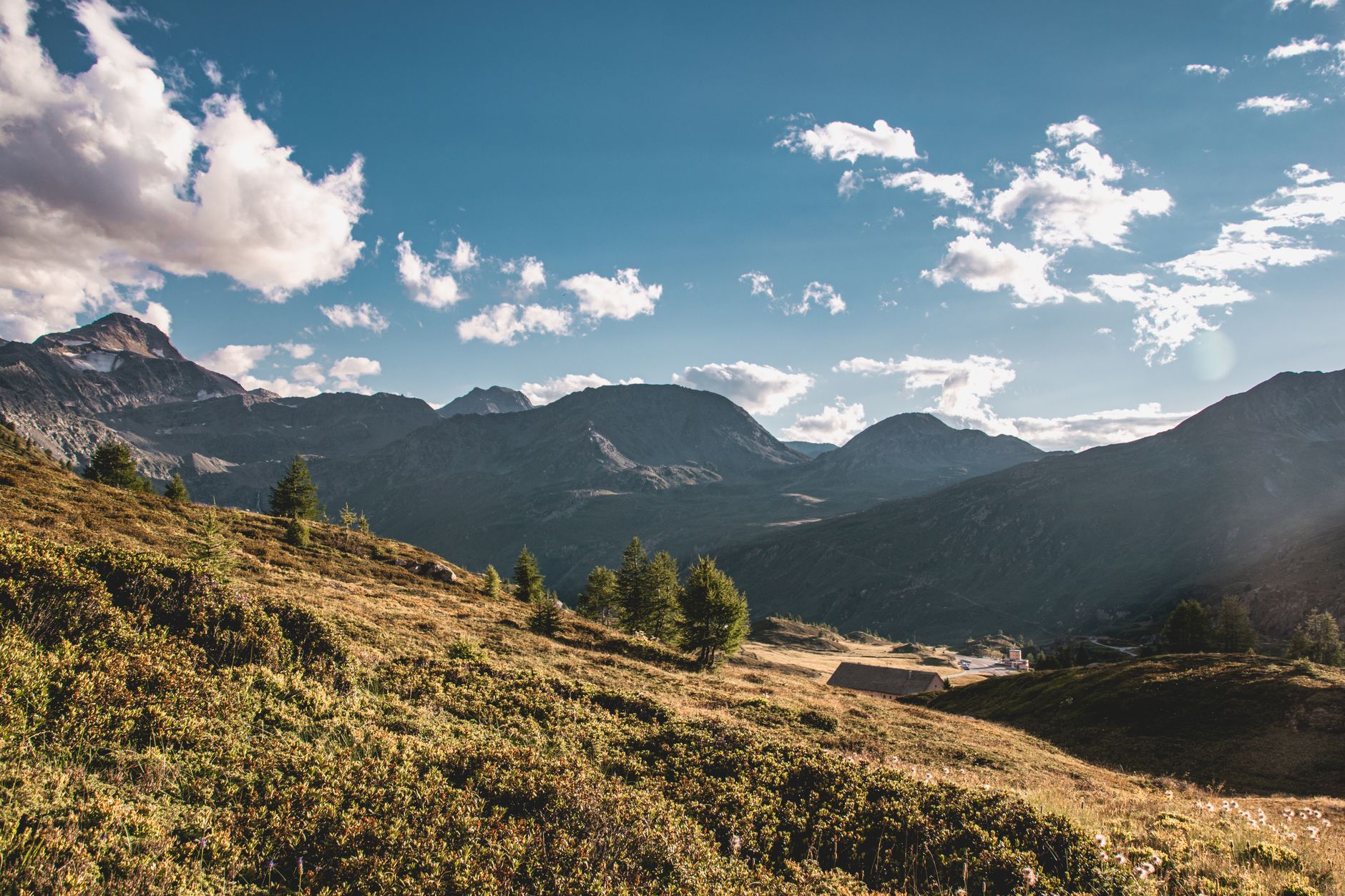 Panorama sur les sommets et glaciers du parc national de la Vanoise en Savoie, massif alpin protégé depuis 1963